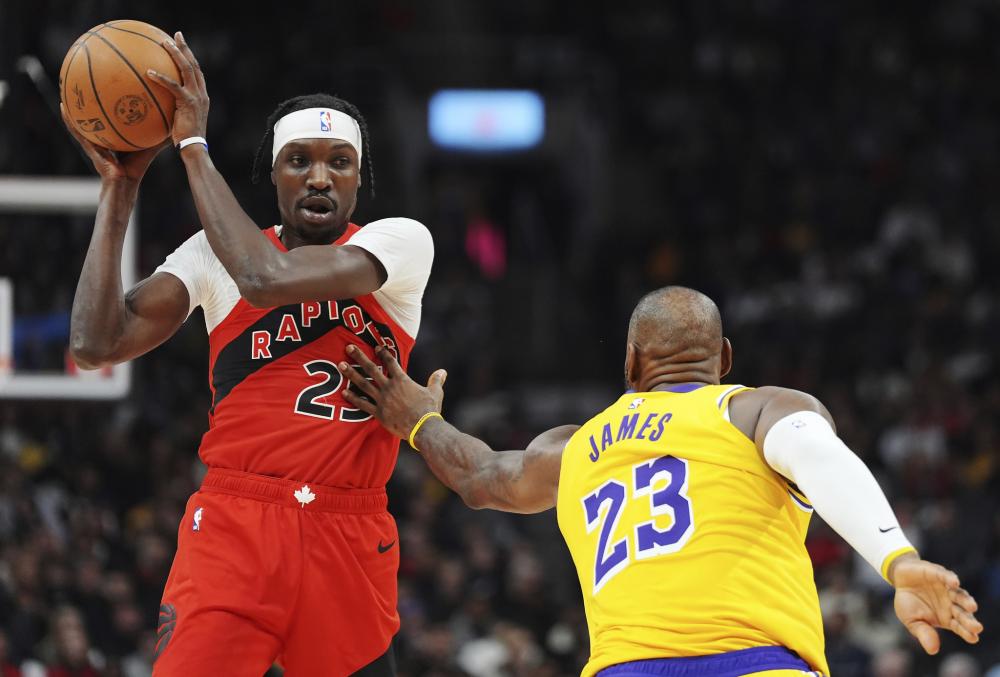 李圣龙搂郑智脖子？毛剑卿：足球论资排辈，对喷可以、搂脖子不行.