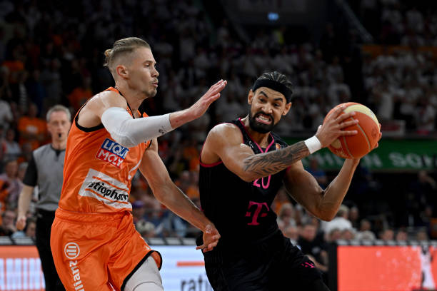 马德兴怒喷女足：主管领导给个解释，主帅不下课亚洲杯必惨败